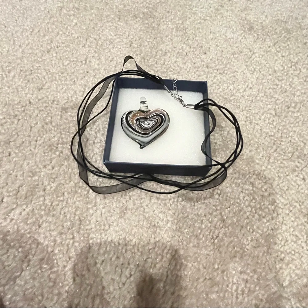Heart Pendant Necklace with Black Ribbon. Murano glass - Picture 1 of 2